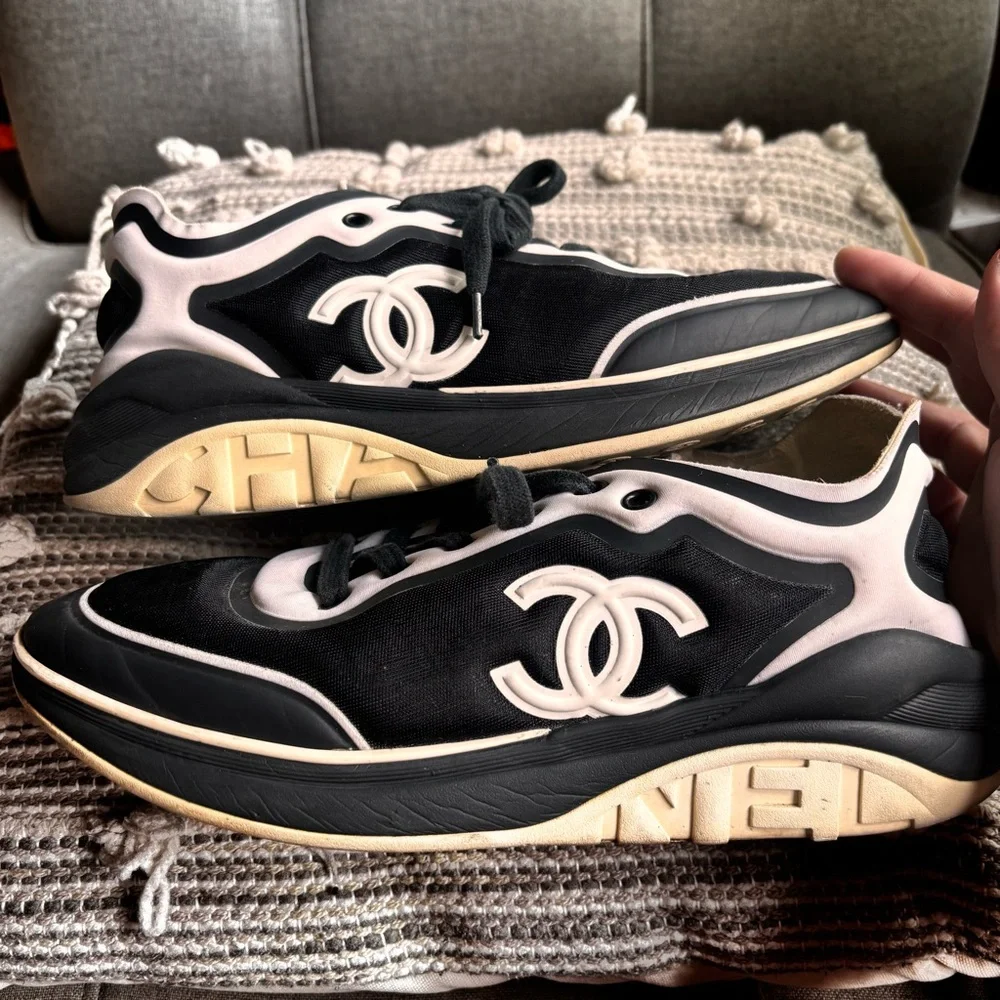 CHANEL Black and White Sneakers - Picture 6 of 10